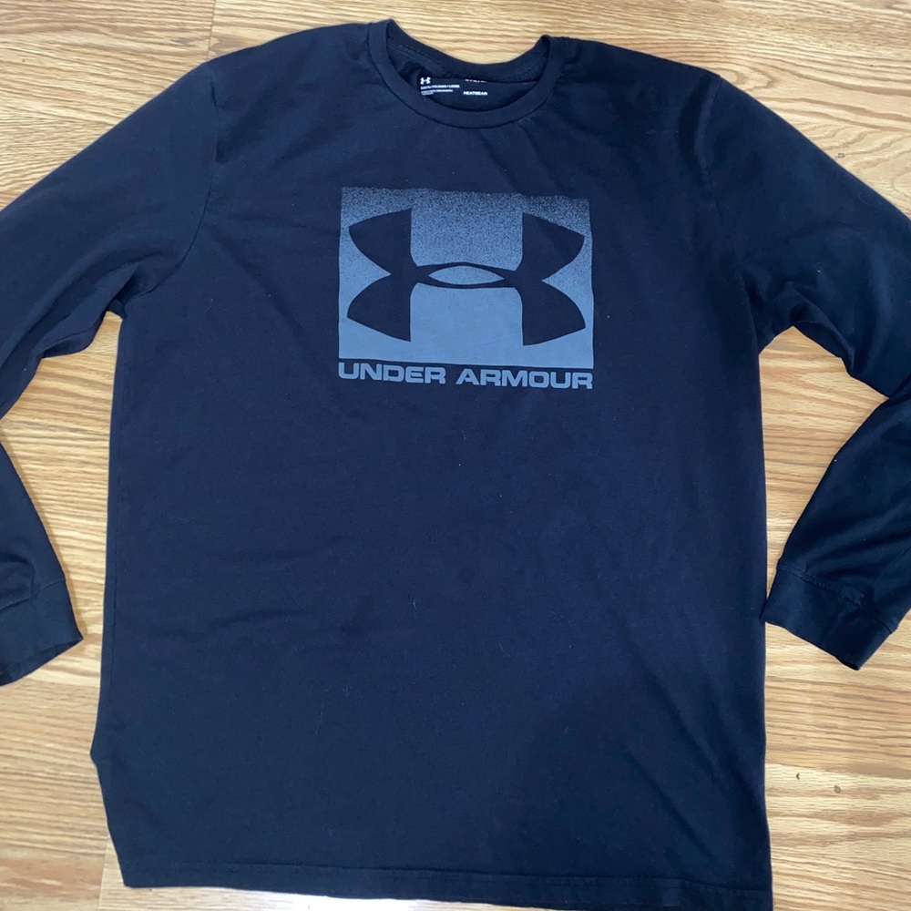 Under Armour Long Sleeve T-Shirt